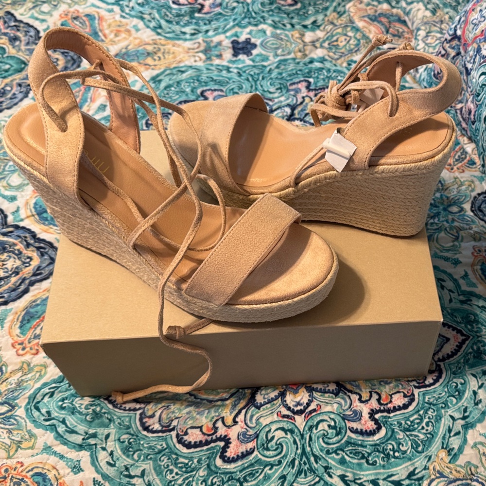 Elegant Tan Wedge Sandals